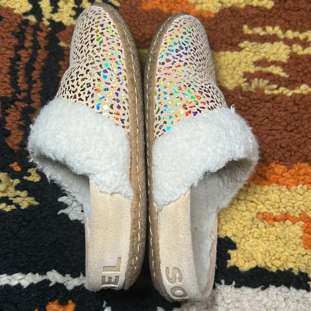 Cutie, kids, SOREL slip ons!!